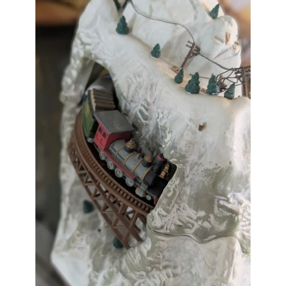 Vtg Enesco Rock City Christmas Action Town Trains 